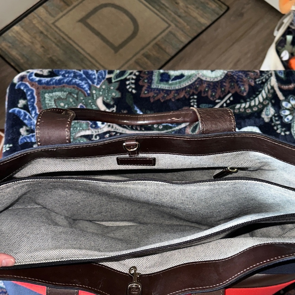 Dooney & Bourke Stylish Navy and Red X-Large Tote Bag - Picture 12 of 12
